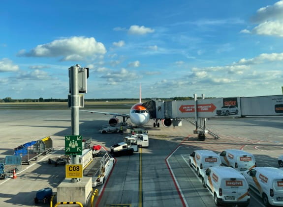 Can you take vapes on a plane, EasyJet?