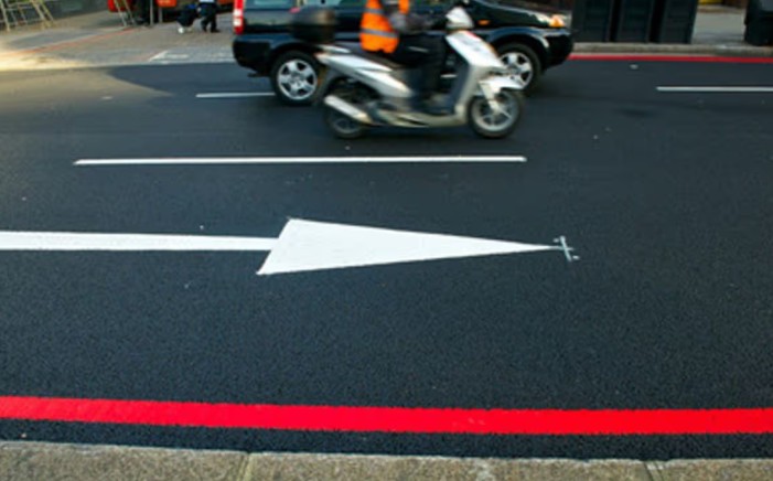 What Does a Single Red Line Mean on UK Roads?